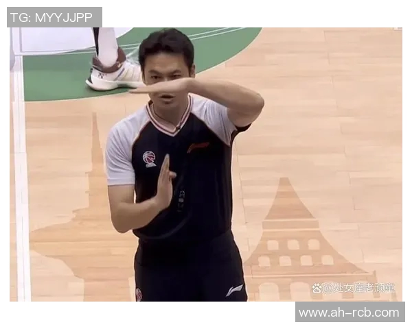 CBA联赛裁判判罚标准解析及赛场争议事件探讨 CBA联赛裁判判罚标准解析及赛场争议事件探讨